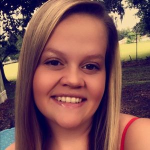 Meet your Posher, Alyssa